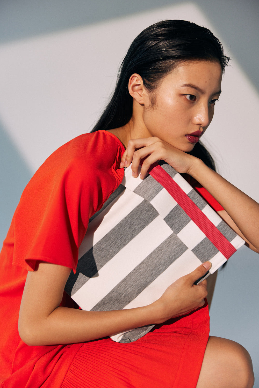 TEE-TO-LAPTOP CASE