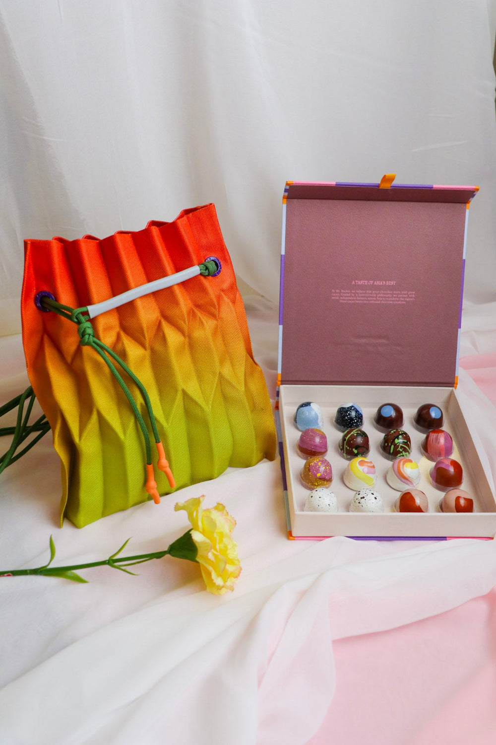 GINLEE X MR. BUCKET MAKE PLEAT BAG