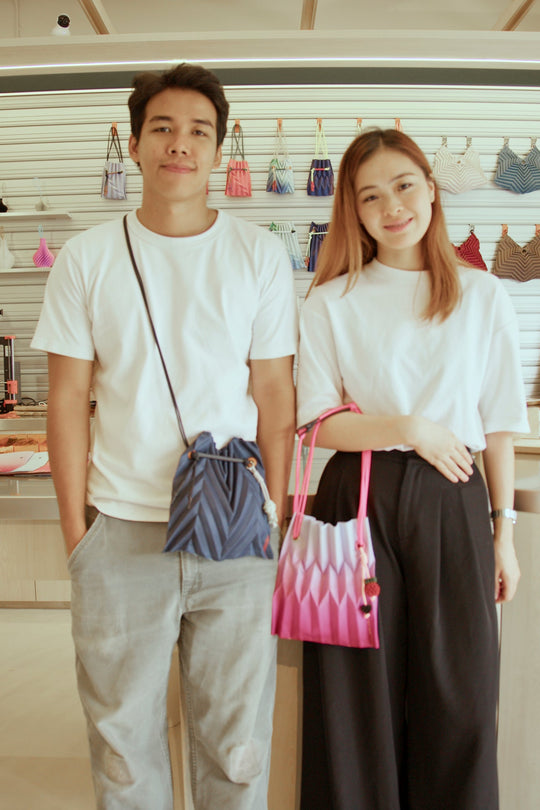 มอบประสบการณ์กระเป๋า Make Pleat Bag