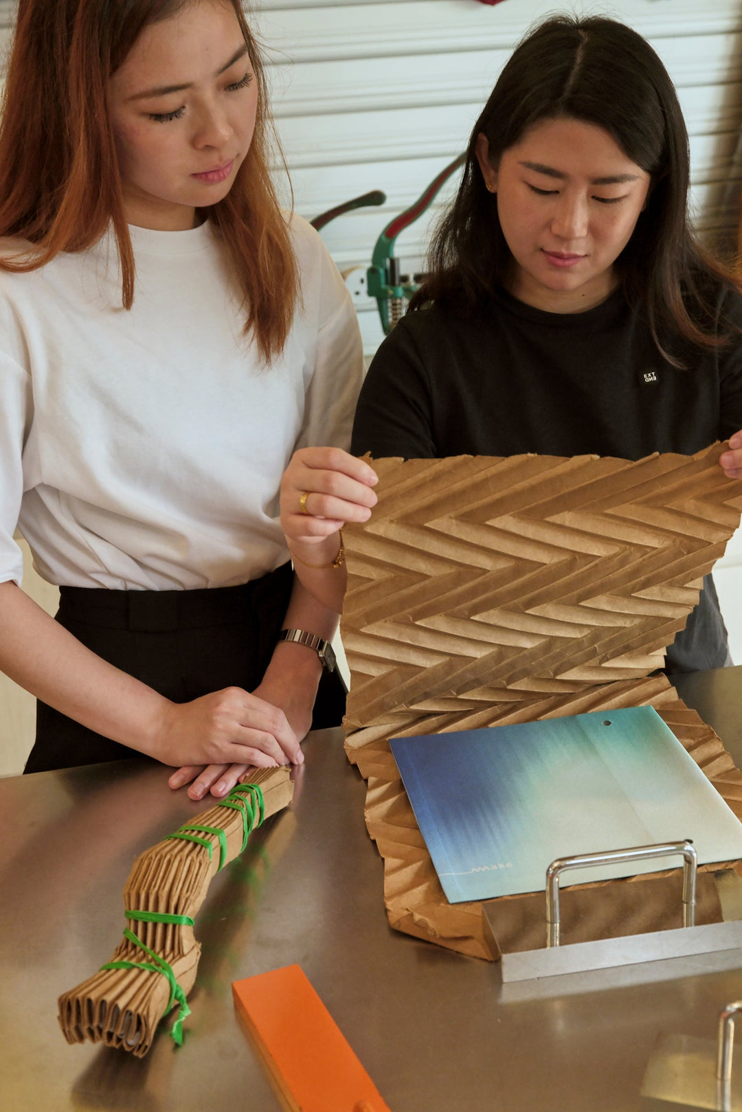 มอบประสบการณ์กระเป๋า Make Pleat Bag